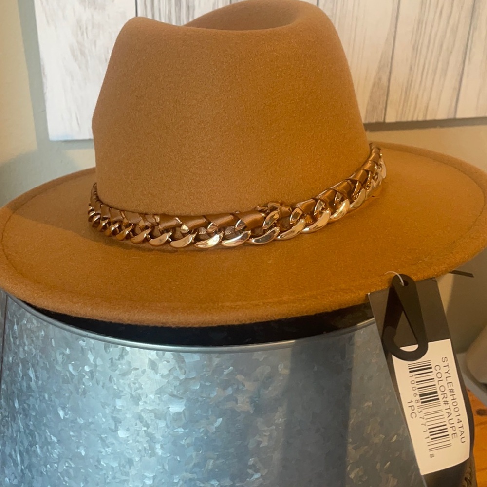 Ladies’ Hat